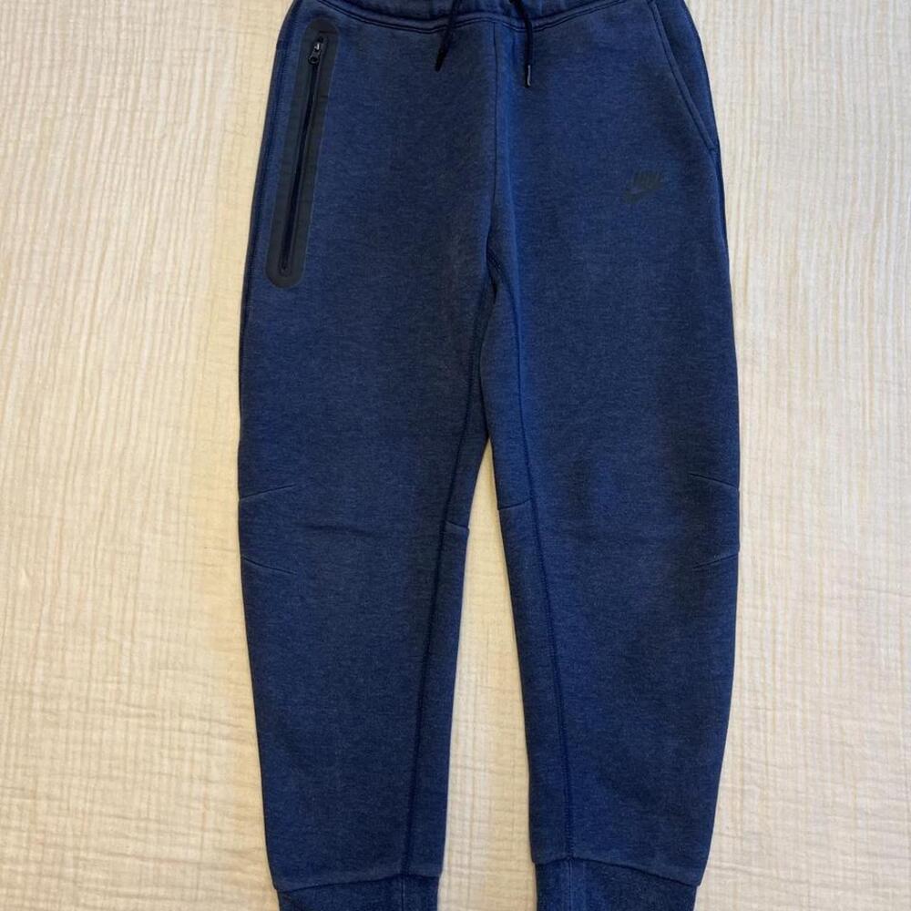 Boys Nike Tech fleece sweatpants in obsidian heather/dark blue